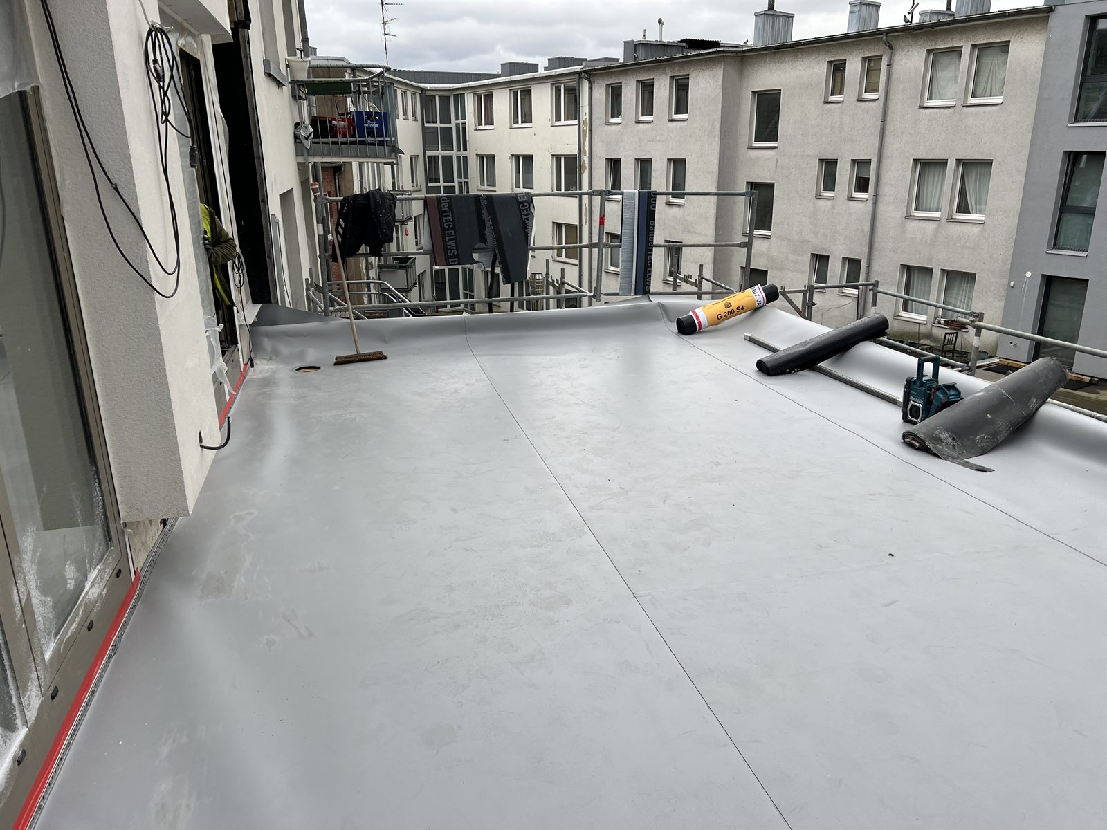 Abdichtung einer Dachterrasse mit Kunststoffbahn – Schaaf & Dornhöfer Aachen