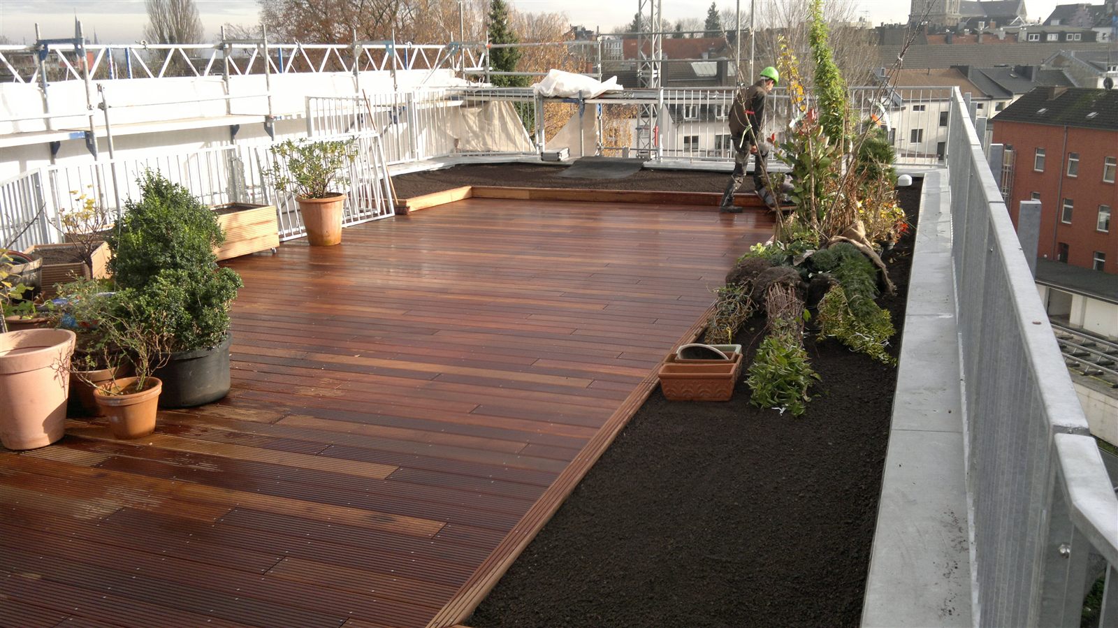 Terrasse mit Holzbelag – Schaaf & Dornhöfer Aachen
